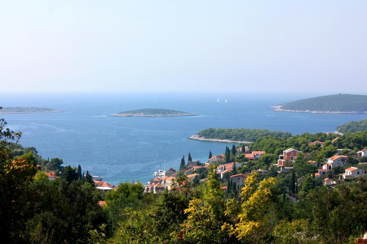 Apartments By The Sea Maslinica, Solta - 14748 Exterior foto