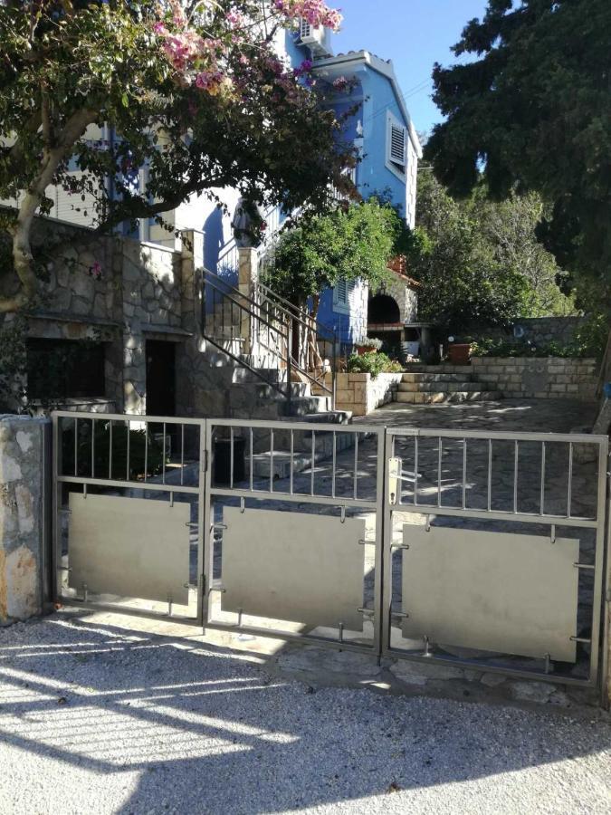 Apartments By The Sea Maslinica, Solta - 14748 Exterior foto