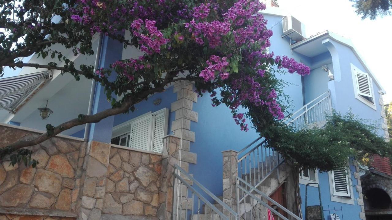 Apartments By The Sea Maslinica, Solta - 14748 Exterior foto